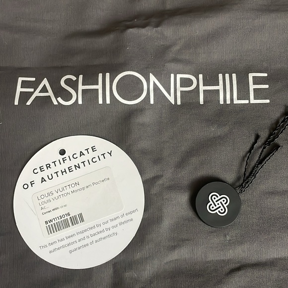 🎉HOST PICK🎉 Louis Vuitton Monogram Pochette Accessories - Picture 13 of 15